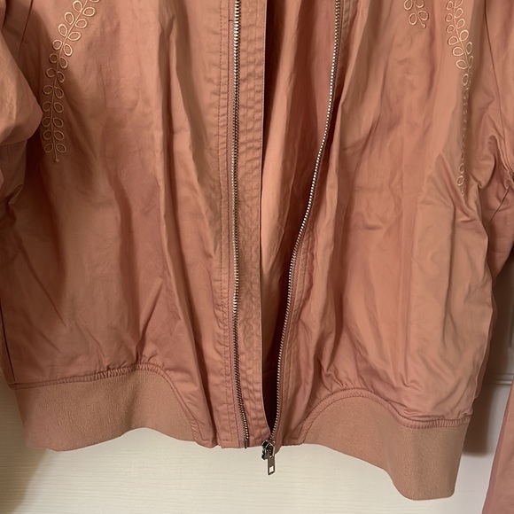 Light pink jacket with pretty embroidery NWT - Picture 4 of 8